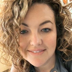 Meet your Posher, Cassandra